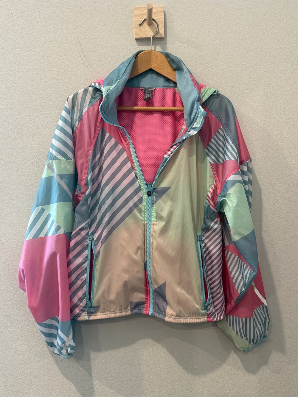 Sweat Betty Packaway Lightweight Pastel Geo-Print Jacket Size 8-10 Medium